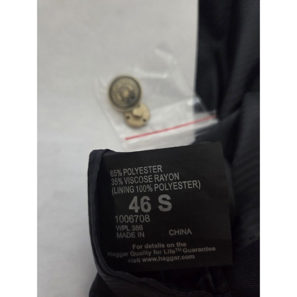 Haggar Two Button Navy Blazer Men's 46s Sport Coat Brushed Gold Buttons - Picture 14 of 15